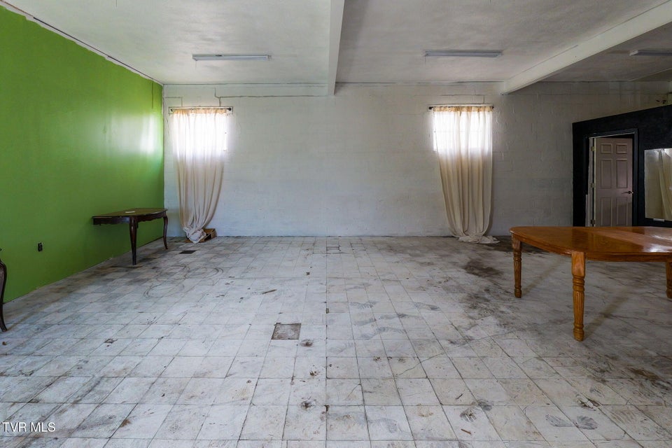 Photo #16: 16557 Broad Street