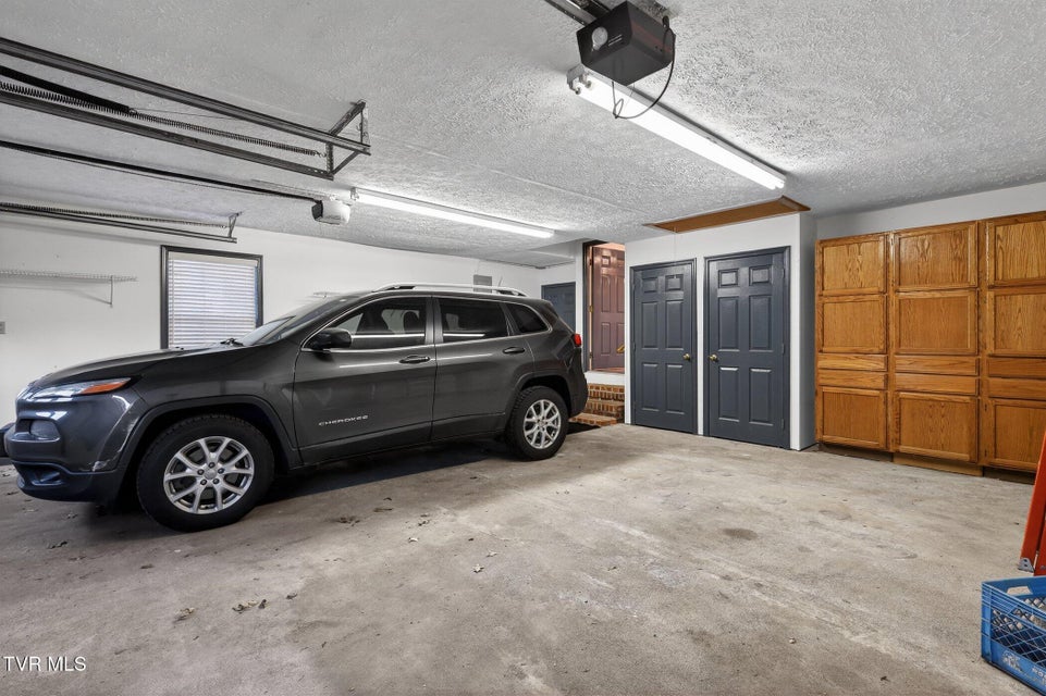 Photo #33: 347 Deel Street