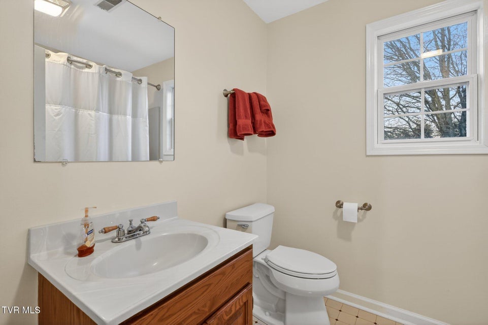 Photo #32: 347 Deel Street