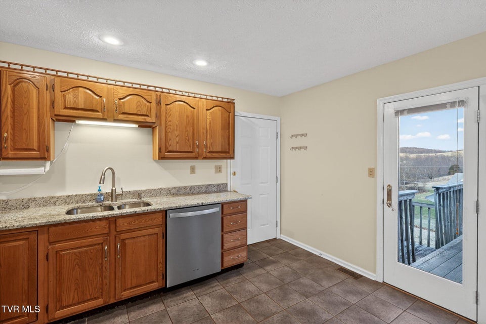 Photo #15: 347 Deel Street