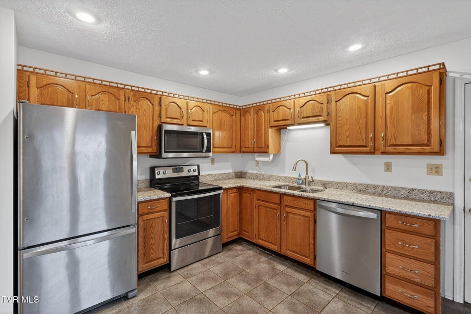 Photo #14: 347 Deel Street