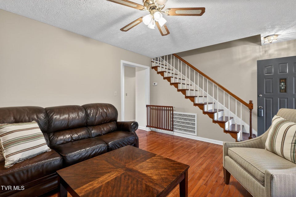 Photo #11: 347 Deel Street