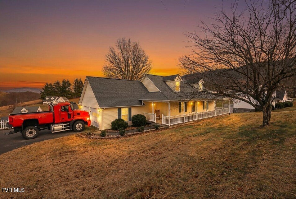 Photo #4: 347 Deel Street