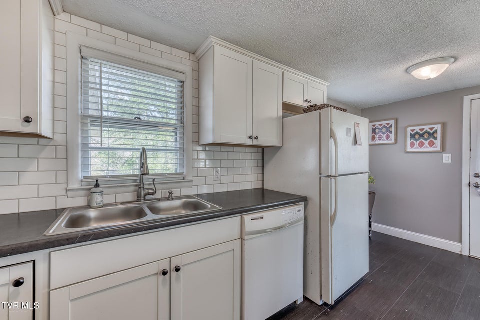 Photo #10: 1120 Barber Road