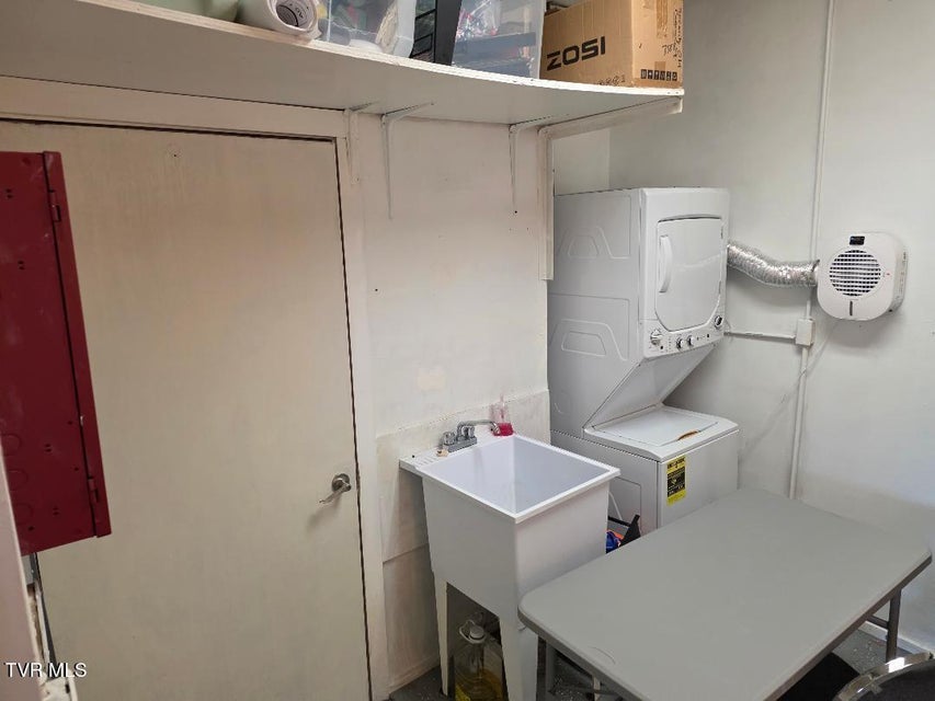 Photo #13: 122 Main Street