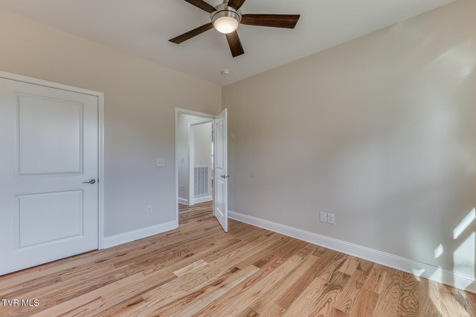 Photo #28: 154 Creek Side Court