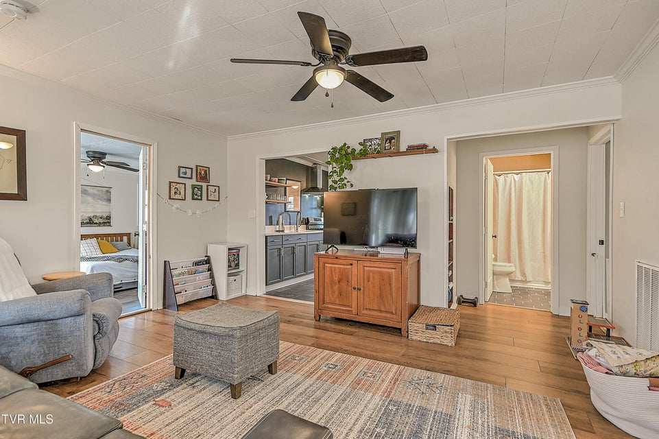 Photo #5: 252 Ashville Avenue