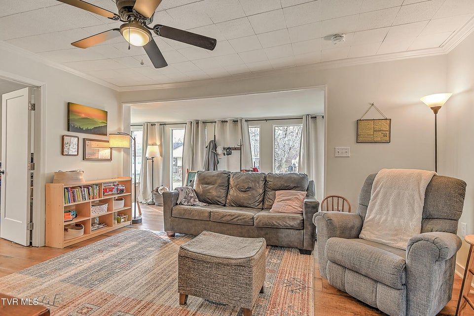 Photo #8: 252 Ashville Avenue