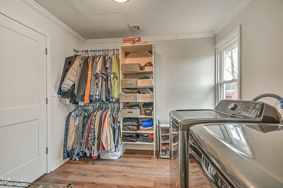 Photo #14: 252 Ashville Avenue