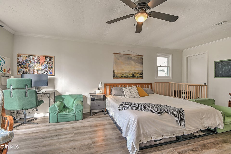 Photo #20: 252 Ashville Avenue