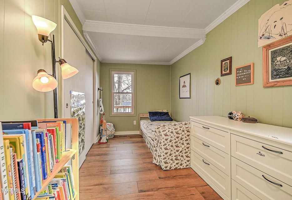 Photo #22: 252 Ashville Avenue