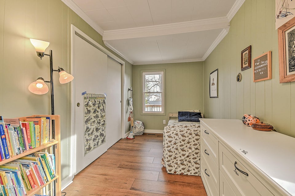 Photo #23: 252 Ashville Avenue