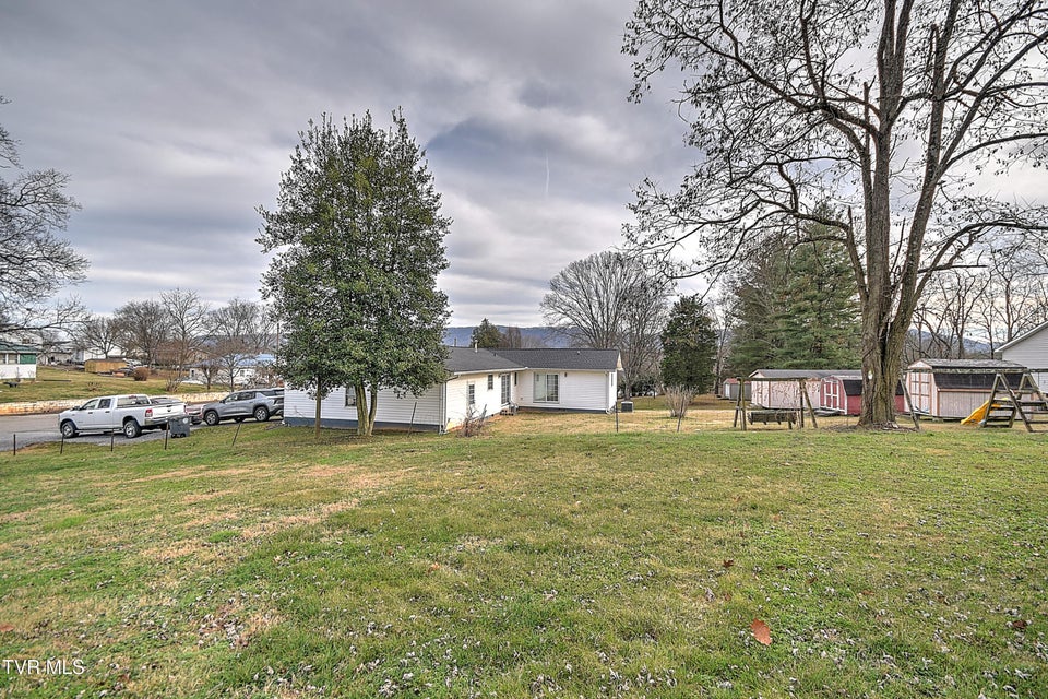 Photo #34: 252 Ashville Avenue