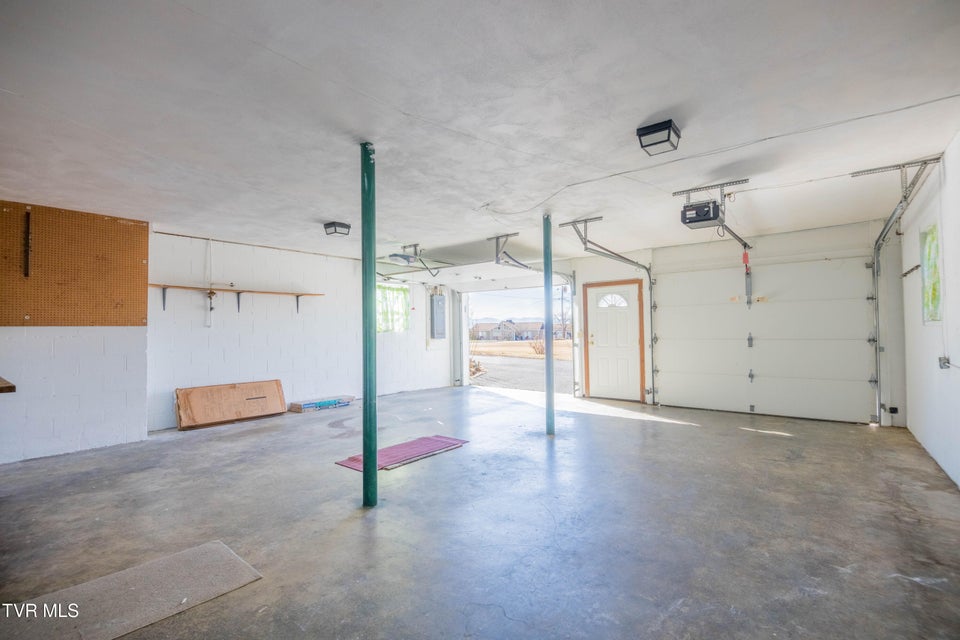 Photo #29: 100 Mingo Trail