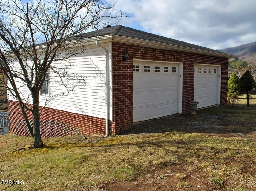 Photo #30: 8857 Redbud Highway