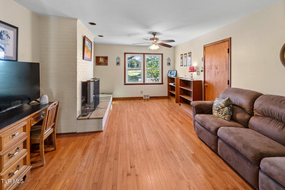 Photo #17: 159 Edgemont Terrace