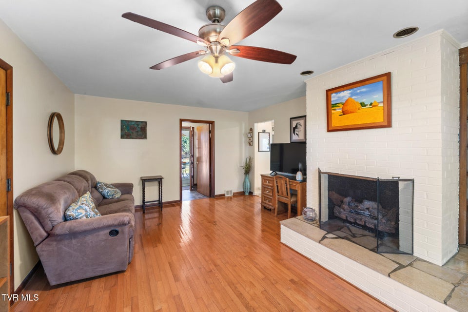 Photo #18: 159 Edgemont Terrace