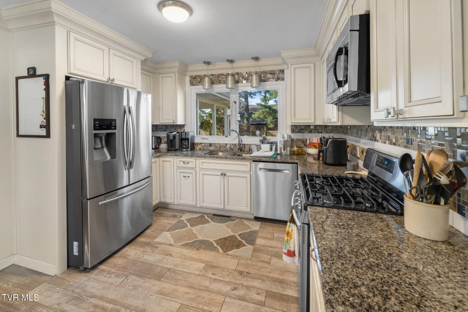 Photo #3: 159 Edgemont Terrace