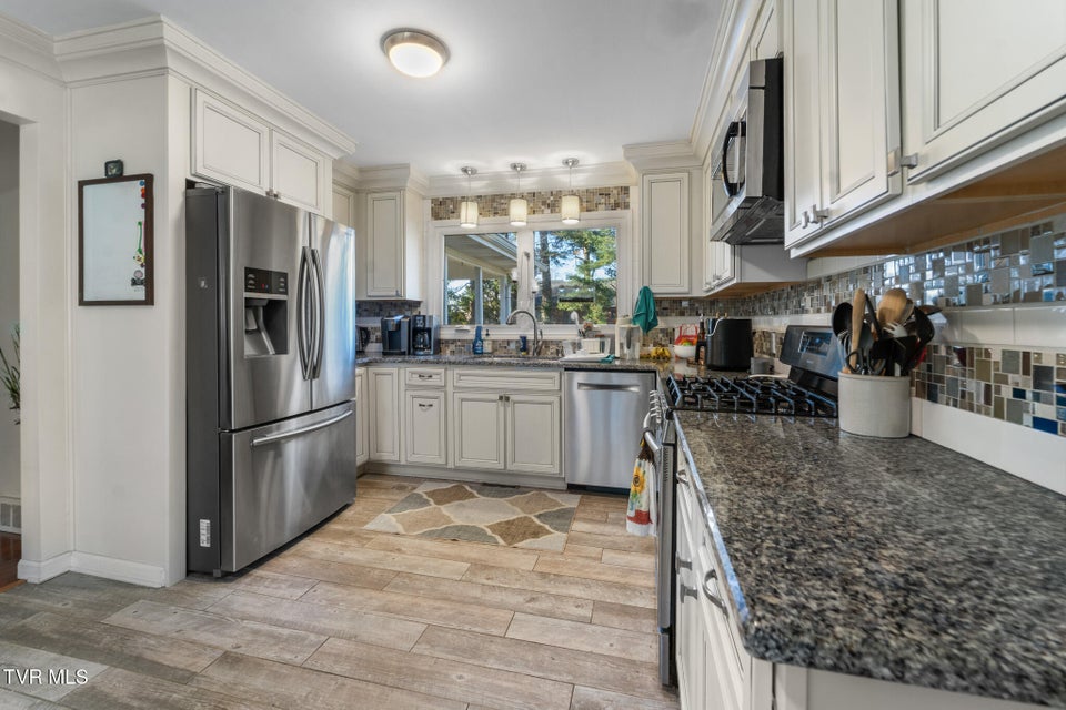 Photo #6: 159 Edgemont Terrace