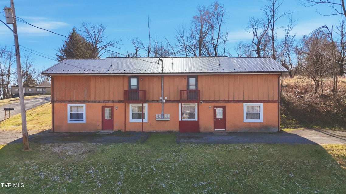 Photo #4: 207 Diagonal Avenue