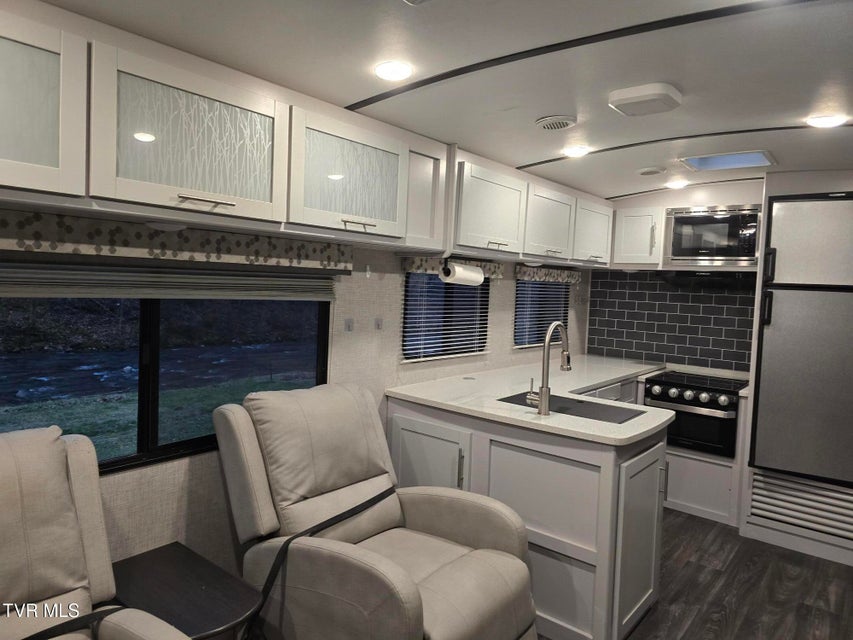 Photo #9: 7589 Roan Creek Road