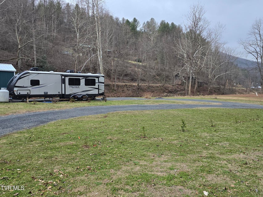 Photo #18: 7589 Roan Creek Road