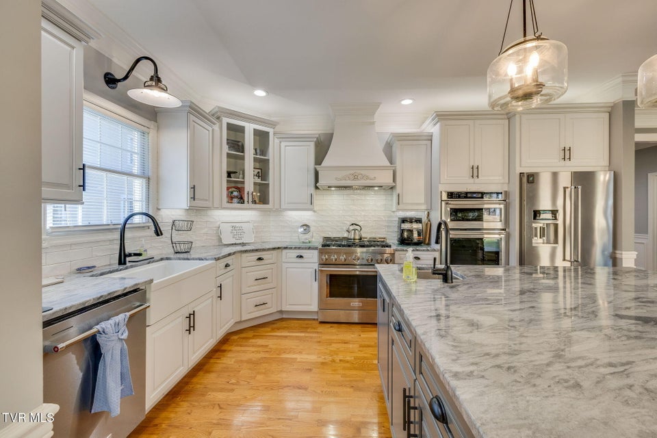 Photo #10: 205 Rosehaven Court