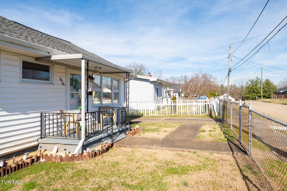 Photo #26: 1636 C Street