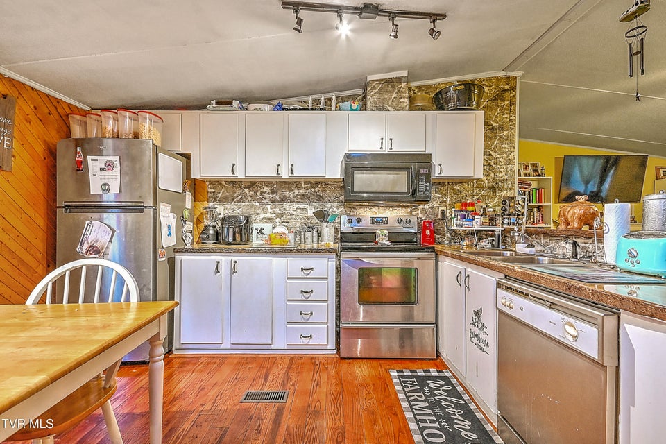 Photo #31: 190 Cactus Drive