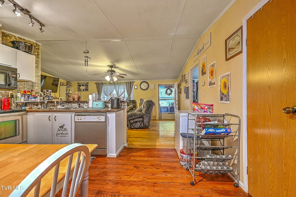 Photo #37: 190 Cactus Drive