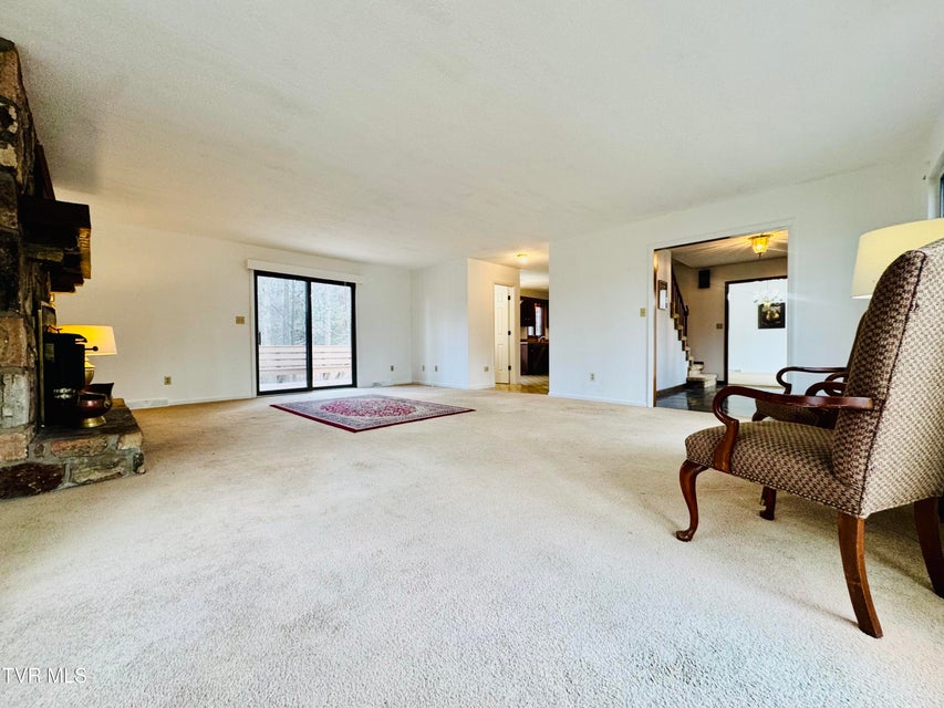 Photo #11: 5 Red Fern Circle