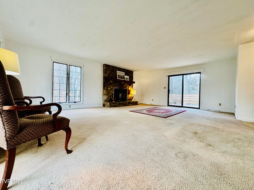 Photo #12: 5 Red Fern Circle