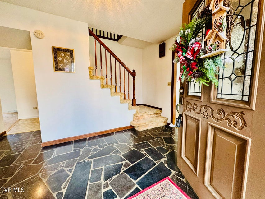 Photo #5: 5 Red Fern Circle