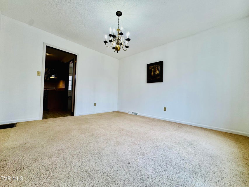 Photo #16: 5 Red Fern Circle