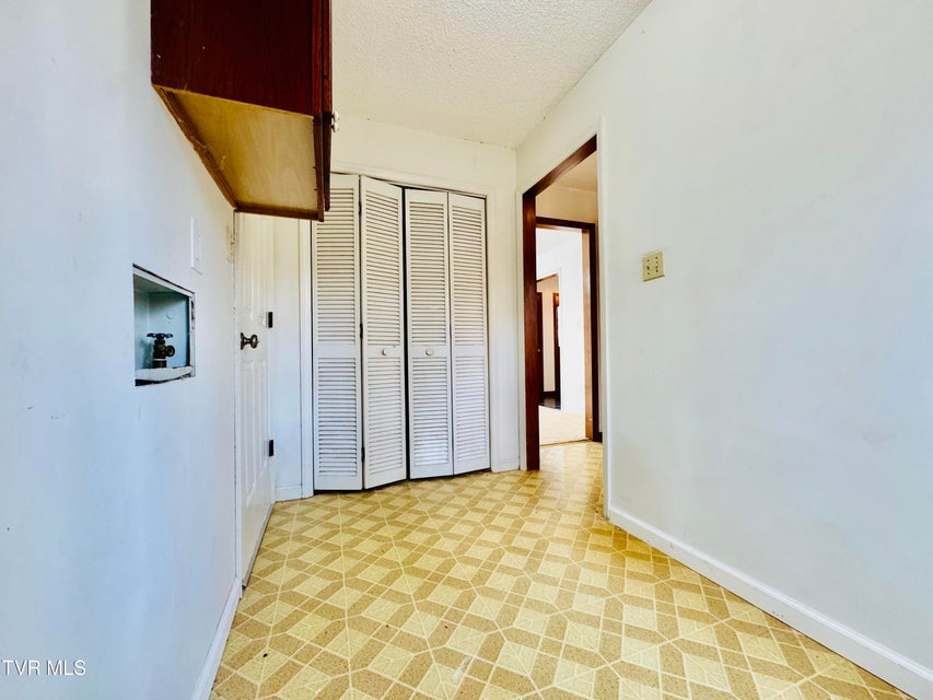 Photo #26: 5 Red Fern Circle