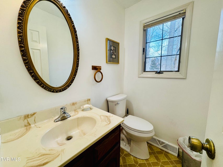 Photo #24: 5 Red Fern Circle