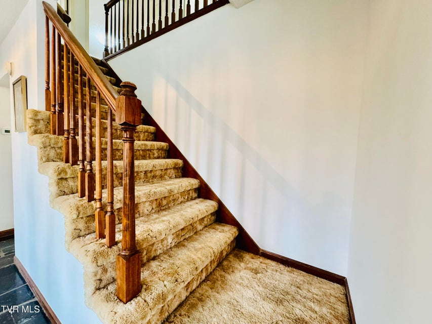 Photo #30: 5 Red Fern Circle