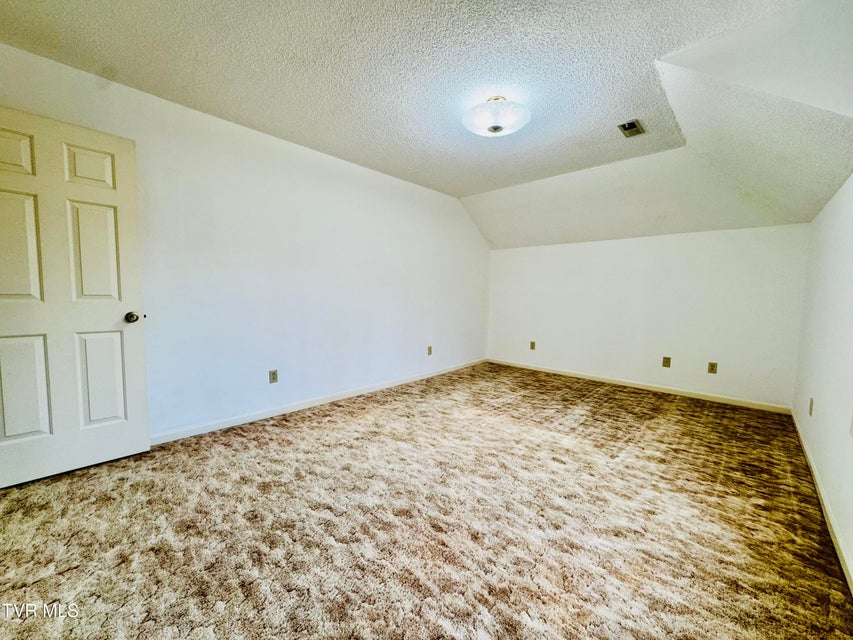 Photo #34: 5 Red Fern Circle