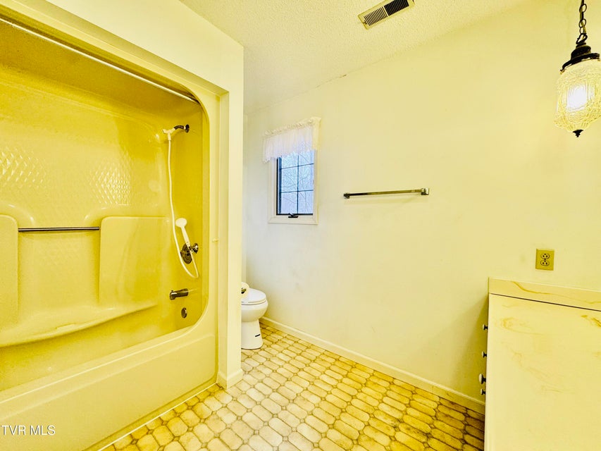 Photo #48: 5 Red Fern Circle