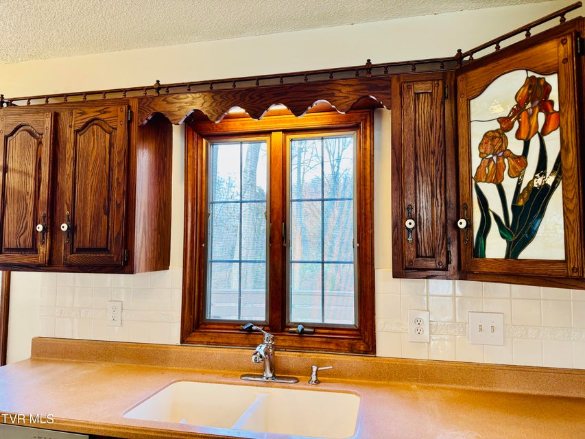 Photo #23: 5 Red Fern Circle