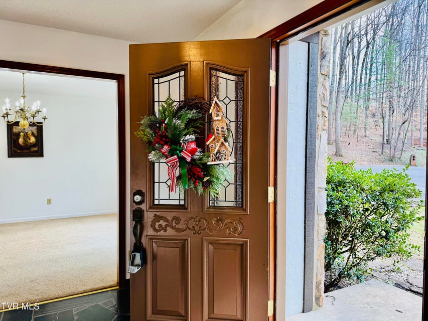 Photo #4: 5 Red Fern Circle