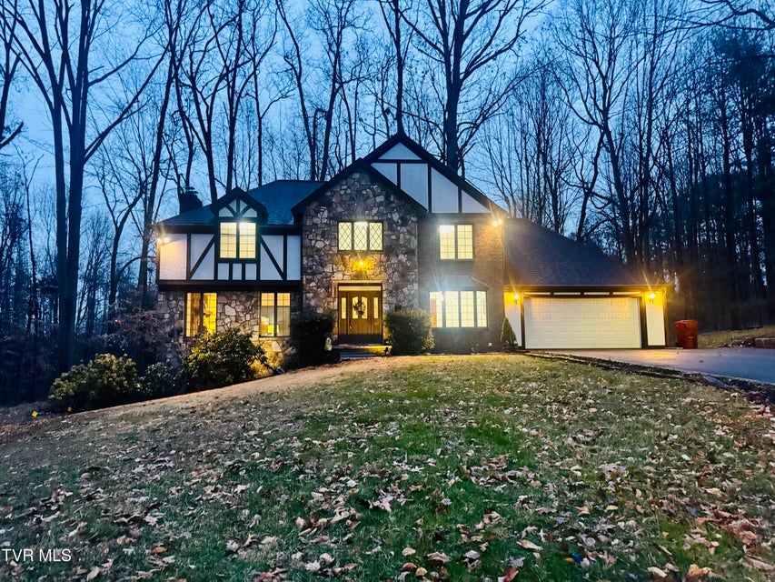 Photo #80: 5 Red Fern Circle