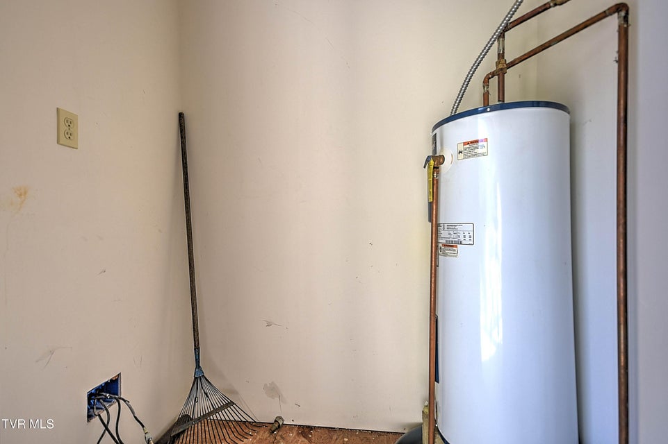 Photo #33: 1201 8 Th Avenue