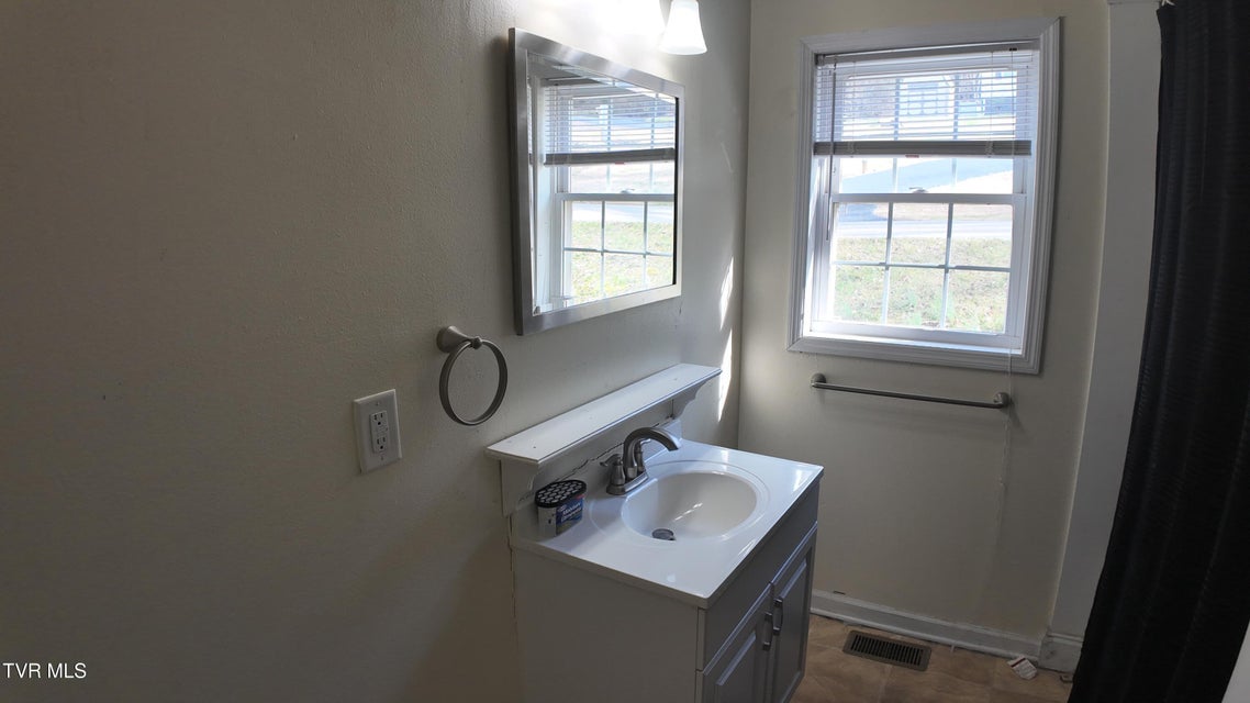 Photo #23: 492 Weaver Branch Road