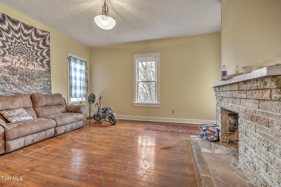 Photo #29: 1401 Windsor Avenue