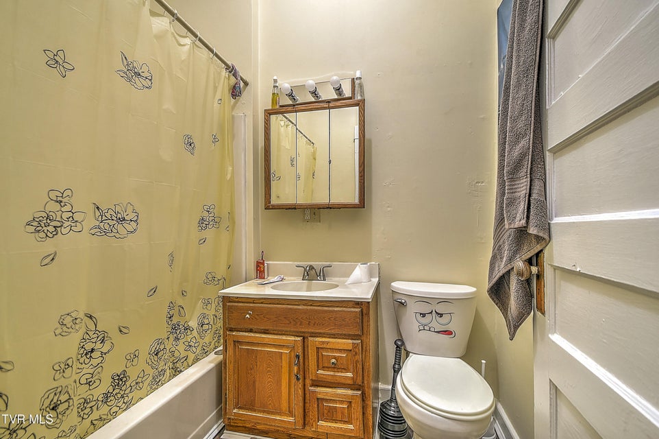 Photo #35: 1401 Windsor Avenue