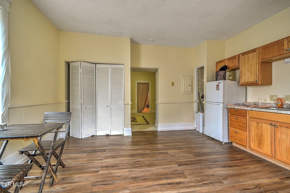 Photo #45: 1401 Windsor Avenue