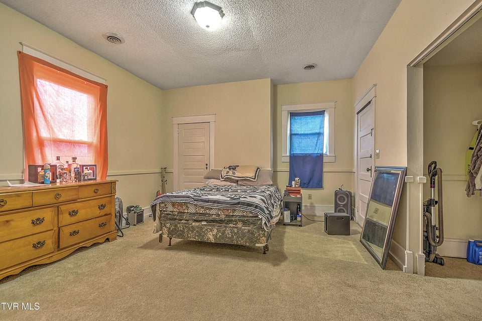 Photo #46: 1401 Windsor Avenue