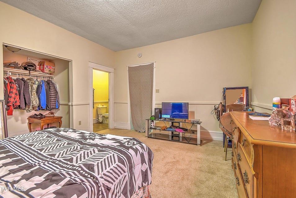 Photo #48: 1401 Windsor Avenue