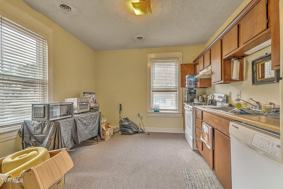 Photo #49: 1401 Windsor Avenue